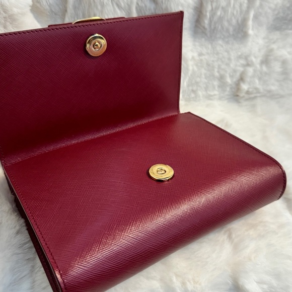 Salvatore Ferragamo Burgundy Leather Vara Bow Chain Shoulder Bag - Picture 9 of 12